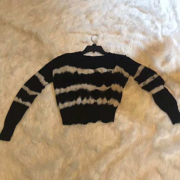 Sweater - Picture 1 of 2